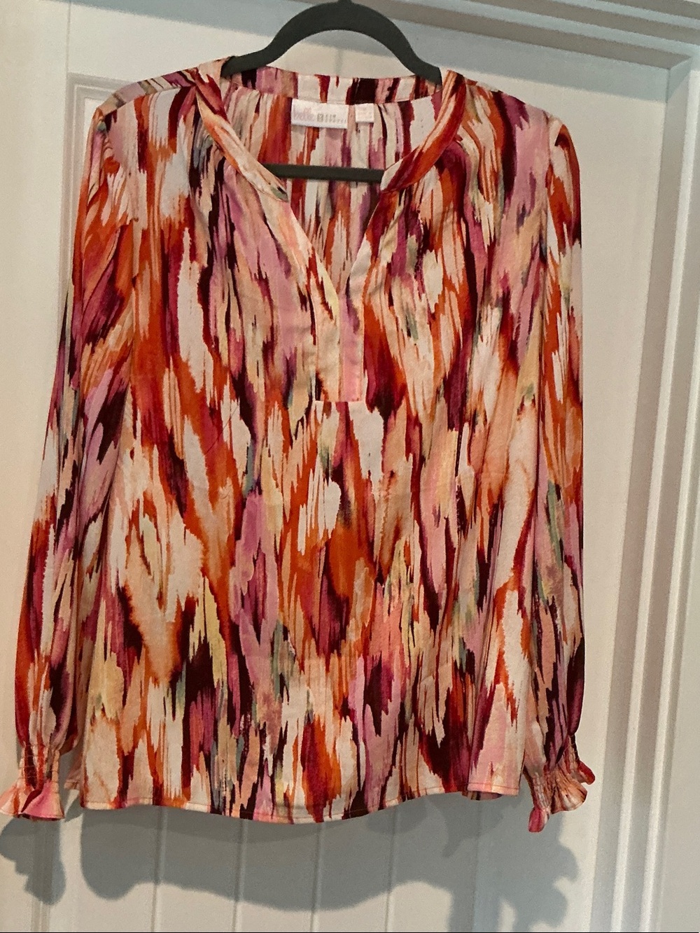 Belle by Kim Gravel Gorgeous top Size m